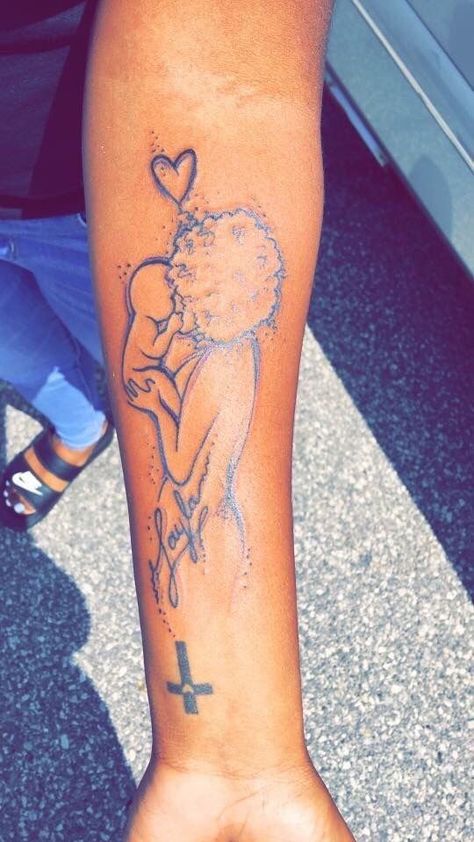 Ink. Tattoos Mom Baby Tattoo, Mutterschaft Tattoos, Tattoos For Women On Thigh, Baby Tattoo Designs, Tattoo Placements, Mom Tattoo Designs, Mommy Tattoos, Black Girls With Tattoos, Hip Tattoos Women