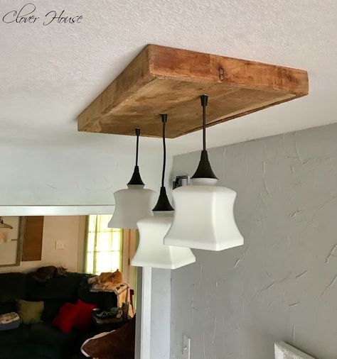 DIY Barn Wood Light Fixture #farmhouse #farmhousestyle #farmhousedecor #barn #wood #lighting Light Fixtures For Vaulted Ceilings, Modern Kitchen Lighting Fixtures, Diy Barnwood, Barn Light Fixtures, Diy Industrial Lighting, Modern Home Decor Kitchen, Modern Home Decor Living Room, Wood Light Fixture, Wooden Shades