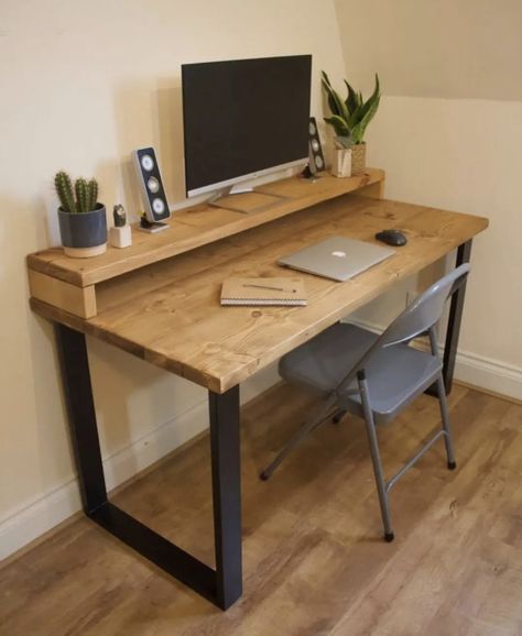 Rustic Desk Lamp, Home Office Desk Storage, Pc Table Computer Desks, Scaffold Board Desk, Room Table Ideas Desks, Computer Desk Setup Workspaces, Make Your Own Desk, Computer Table Setup, Desk Wood Design