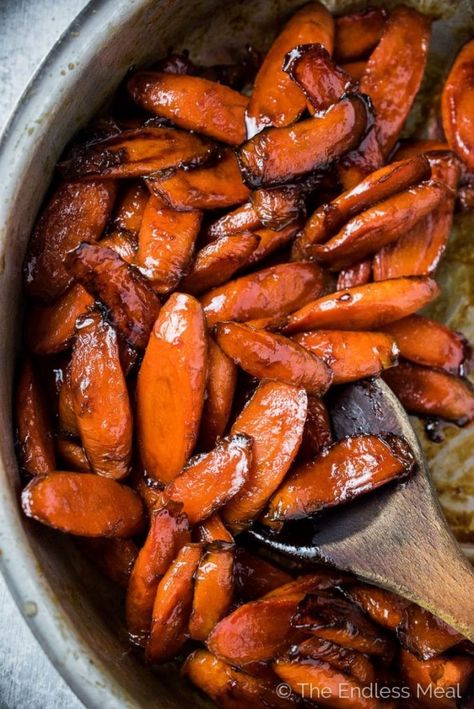 Maple Bourbon Carrots, Bourbon Glazed Carrots, Maple Carrots, Bourbon Syrup, Maple Bourbon Glaze, Maple Syrup Glaze, Carrot Dishes, Maple Glazed Carrots, Maple Recipes