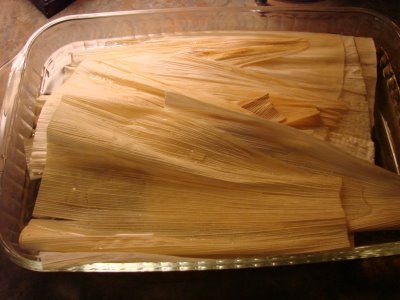 How to make corn husk paper Corn Husk Wreath, Corn Husk Crafts, Papyrus Paper, How To Make Corn, Corn Husks, Corn Husk Dolls, Pagan Crafts, Corn Husk, Paper Making