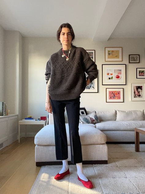 Fisherman Sweater Outfit, Leandra Medine Style, Light Blue Knit, Leandra Medine, Sweater Outfit, Fisherman Sweater, Street Style Winter, Winter Sweater, Gaming Clothes