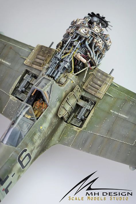 Revell Model Kits, Luftwaffe Planes, Fw 190, Wwii Fighter Planes, Aircraft Model Kits, Wwii Airplane, Aircraft Painting, Scale Model Kits, British Aircraft