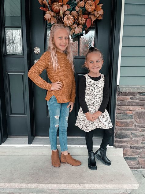 Skirt Boots Outfit, Girls Chelsea Boots, Sweaters Girls, Tall Boots Outfit, Kids Black Boots, Girls Winter Outfits, Chelsea Boots Outfit, Girls Fall Fashion, Girls Black Boots