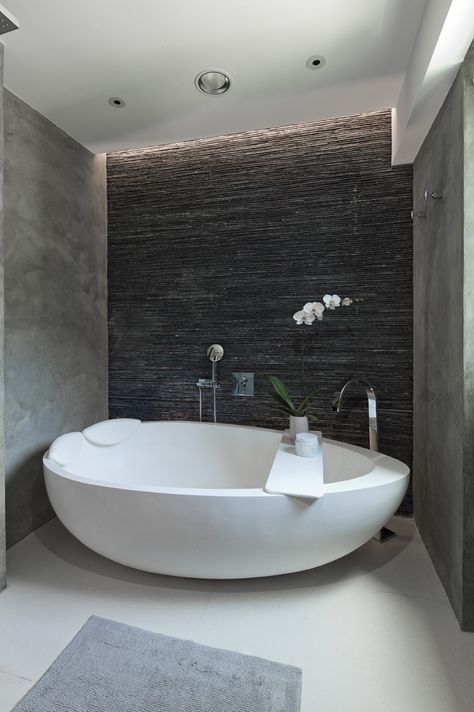 Origami Makeup, Wallpaper Glass, Stacked Stone Walls, Pictures Outfits, Zen Bathroom, Stone Bath, New Toilet, Bathroom Design Inspiration, Luxury Girl