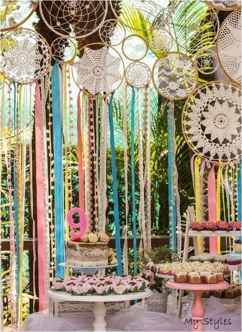 How to organize the perfect kidchella party Coachella Theme, Boho Chic Party, Coachella Party, Boho Party Decorations, Hippie Birthday, Bohemian Party, Hippie Party, Boho Chique, Quinceanera Party