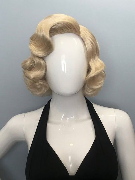 Marilyn Monroe Long Hair, Marilyn Monroe Hairstyles, Marilyn Monroe Wig, Cute Wigs, Cabelo Pin Up, Marilyn Monroe Hair, Finger Wave Hair, High Fashion Hair, Waves Hair