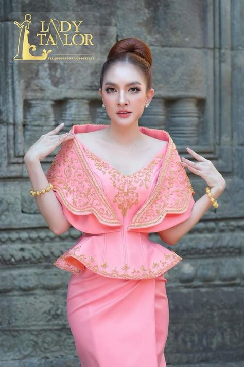 Modern khmer traditional clothes 🇰🇭 #Cambodia ✂ Design : Lady Tailor 📍 Khmer Traditional Clothes, Khmer Fashion, Sunday Top, Bone Pattern, Khmer Dress, Dress Queen, Traditional Thai Clothing, Burmese Clothing, Draping Fashion