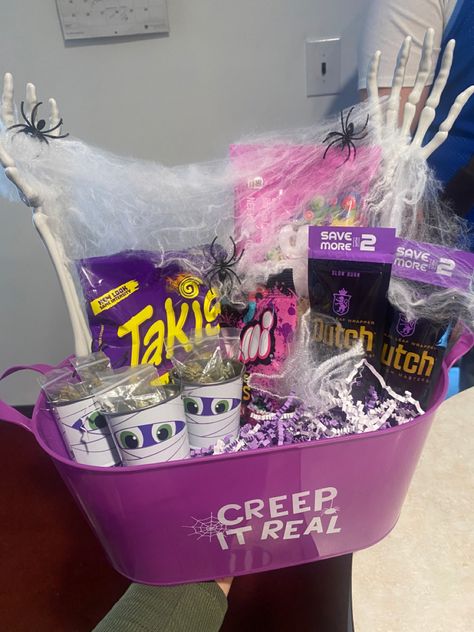 Pink Halloween Spooky Basket, Spook Basket Ideas, Purple Boo Basket, Dollar Tree Gift Basket Ideas For Him, Gift Baskets For Kids, Spooky Baskets For Him, Spooky Basket For Men, Spooky Basket Ideas For Boyfriend, Halloween Basket