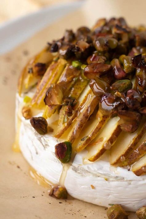 Baked Brie And Pears, Pear Baked Brie, Baked Brie With Pears And Honey, Baked Brie Pear, Brie With Pears, Fall Baked Brie, Brie Board, Brie And Pear, Baked Brie With Honey