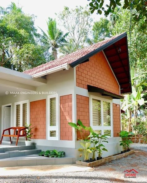 Sustainable House Plans, Traditional Indian Houses, Eco House Plans, Kerala Homes, Wooden Homes, Alchemist Book, Kerala Traditional House, Indian House Exterior Design, Budget House Plans