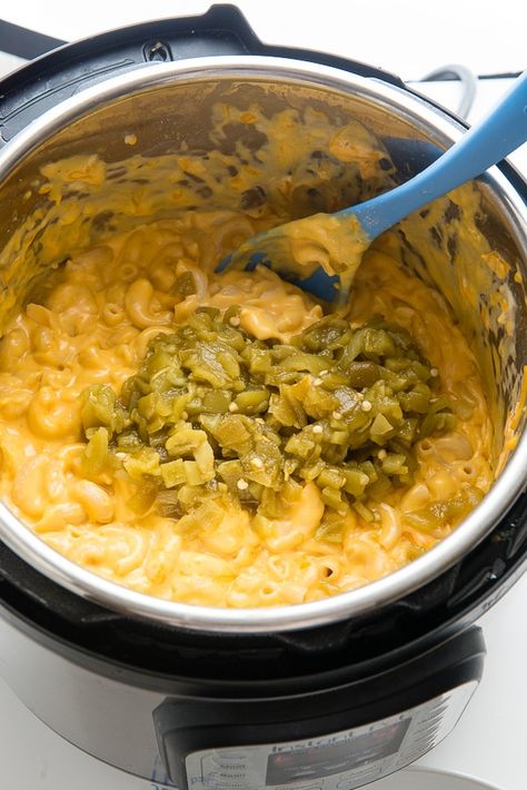 Poblano Mac And Cheese Recipe, Green Chile Mac And Cheese Recipe, Green Chili Mac And Cheese, Cottage Cafe, Instant Pot Mac And Cheese, Gluten Free Mac And Cheese, Green Chile Recipes, Green Chili Recipes, Easy Mac N Cheese