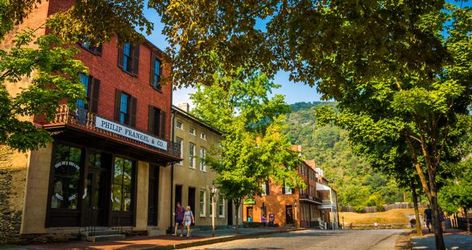 10 Best Things to Do in Harpers Ferry, West Virginia West Virginia Camping, West Virginia Vacation, Harpers Ferry West Virginia, Shenandoah River, Virginia Vacation, Washington Dc Travel, Harpers Ferry, Dc Travel, Family Weekend