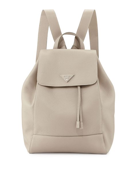 Prada Vitello Daino Backpack, Light Gray (Pomice) Alice In Borderland, Stylish School Bags, My Style Bags, F4 Thailand, Girly Bags, Back Bag, Stylish Backpacks, Woman's Fashion, Luxury Purses