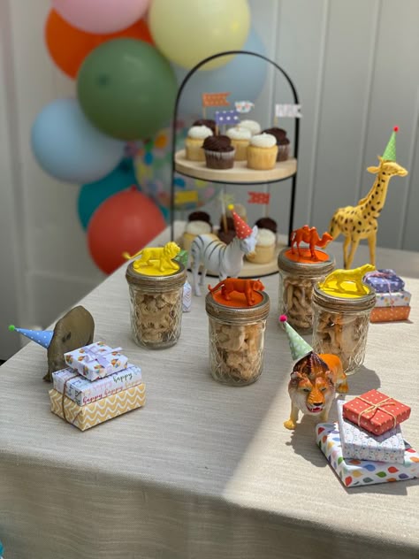 Party Animal Centerpieces, Colors Party, Animal Parade, Animal Birthday Party, Birthday Centerpieces, April Birthday, Party Animals, Party Animal, Vintage Boys