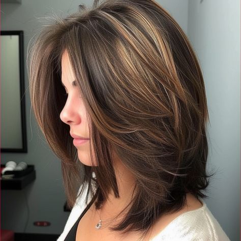 Straight Mid Length Cut with Feathered Layers Feathered Layers, Rambut Brunette, Hair Colorful, Haircuts For Medium Length Hair, Hairstyles Straight, Straight Hair Cuts, Midlength Haircuts, Shoulder Length Hair Cuts, Haircuts For Medium Hair