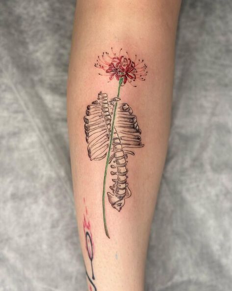 20 Red Spider Lily Tattoos That Are Too Beautiful Not To Get Inked Lily Tattoos, Understanding Women, Red Spider Lily, Spider Lily, Red Spider, Koi Fish Tattoo, Lily Tattoo, Deeper Meaning, Blossom Tattoo