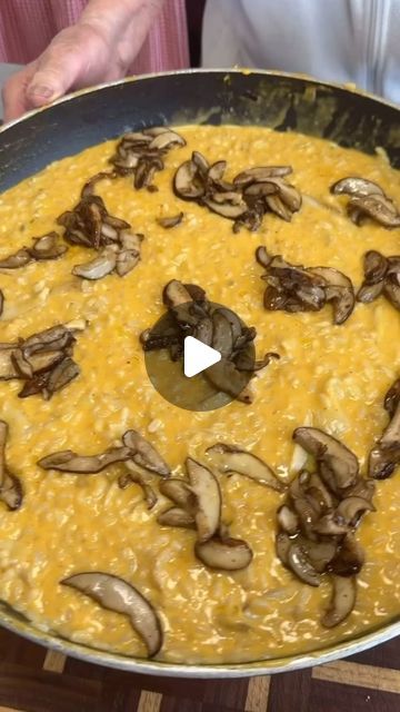 GialloZafferano Loves Italy on Instagram: "🍂 Creamy Risotto with pumpkin & Porcini Mushrooms 🍄✨ The perfect fall dish to warm your heart! Trust our favourite granny @nonnasilviofficial @giallolovesitaly 

Ingredients for 3.5 cups (700g) of rice

3 ½ cups of rice (700g)
2 red onions
2.2 lbs of porcini mushrooms (1kg)
14 tablespoons of butter (200g)
3 ½ cups of pumpkin (700g)
2 cups of grated Parmesan cheese (200g)
Instructions

Preheat the oven to 350°F (180°C). Cut the pumpkin into pieces and roast for 40 minutes.
Finely chop the onion and sauté it in a pan with a bit of butter until it becomes golden. Add the stems of the mushrooms and cook them with the onions.
Allow the mushrooms to stew with the onion, adding a little vegetable broth as they absorb it. Once done, add the rice and toa Creamy Risotto, Romantic Meals, Porcini Mushrooms, Cup Of Rice, Fall Dishes, Vegetable Broth, The Onion, Red Onions, Parmesan Cheese