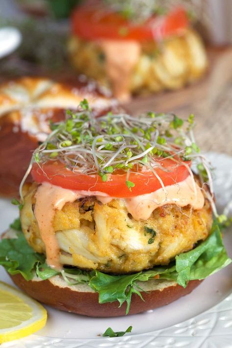 Crab Cake Sandwiches with Spicy Remoulade - The Suburban Soapbox Easy Crab Meat Recipes, Crab Cake Bites, Crab Cake Burgers, Frozen Crab Cakes, Cake Sandwiches, Clam Cakes, Crab Cakes Easy, Crab Cake Sandwich, Crab Cake Recipes