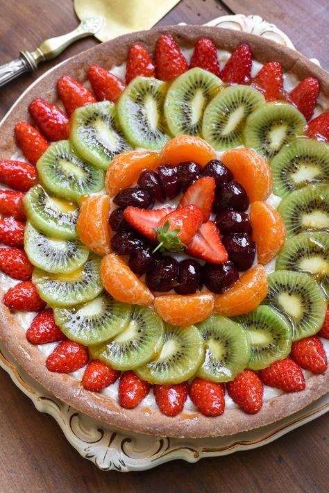 French Fruit Tart, Classic French Recipes, Recipes For Easter, Dessert Pies, Hip Huggers, French Tart, French Baking, Sweet Pastry, Fruit Tarts