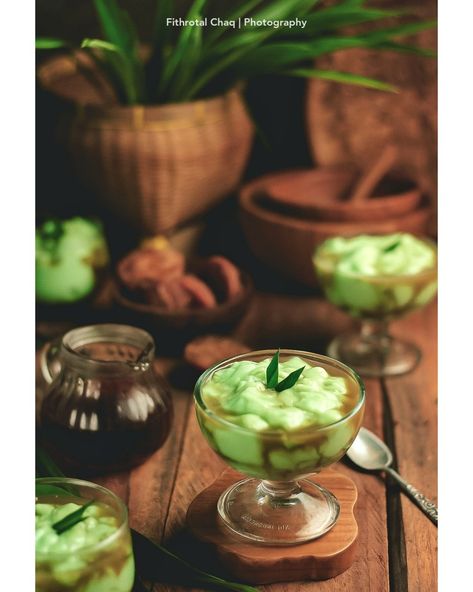 Indonesian Food, Drink Ideas, Moscow Mule Mugs, Photography Inspo, Geometric Art, Food Styling, Food Photography, Bali, Dessert