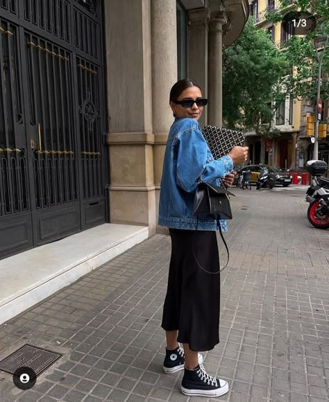 High Top Sneaker Outfit, Emelie Lindmark, Looks Jeans, Skandinavian Fashion, Outfits With Converse, Mode Casual, Looks Street Style, Looks Chic, 가을 패션