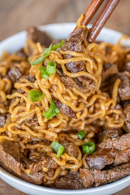 Spicy Steak Ramen Noodles - ready to eat in under 15 minutes! Only 7 ingredients! Such a great weeknight meal!! Skirt steak, hot sauce, Worcestershire sauce, garlic, onion, vinegar, ramen noodles and green onions for garnish. Can add green beans, broccoli, mushrooms, or asparagus. This is a great way to use up leftover steak. We ate this twice in one week. Everyone LOVES this easy noodle bowl!! #steak #asian #ramen #noodles #recipe Steak Ramen, Onion Vinegar, Asian Ramen, Spicy Steak, Ramen Dishes, Leftover Steak, Noodle Recipes Easy, Ramen Noodle Recipes, Plain Chicken