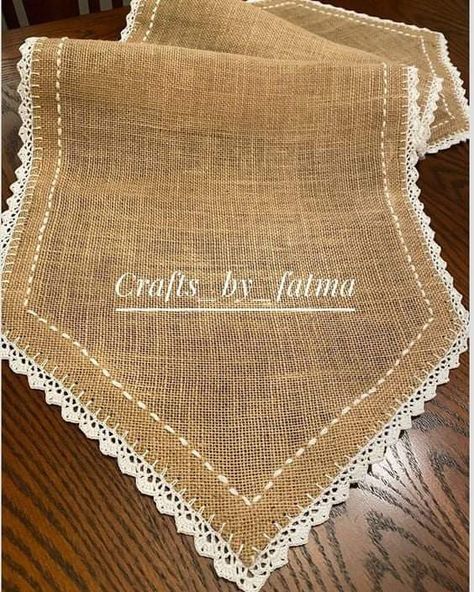 Free Crochet Table Runner Patterns, Embroidery Hoop Art Tutorial, Unique Stitches, Table Runner Patterns, Crochet Ghost, 100 Crochet Stitches, Table Clothes, Diy Crochet Bag, Crochet Placemats