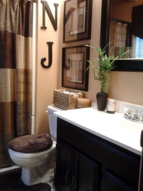 Looking to update your bathroom on a budget? Rather than a costly renovation, there are some simple ways to makeover your bathroom . #simplegreenbathroomcleaner Primitive Bathroom, Brown Bathroom Decor, Cozy Bathroom, Bathroom Hacks, Brown Decor, Bathroom Color Schemes, Restroom Decor, Brown Bathroom, Bathroom Decorating