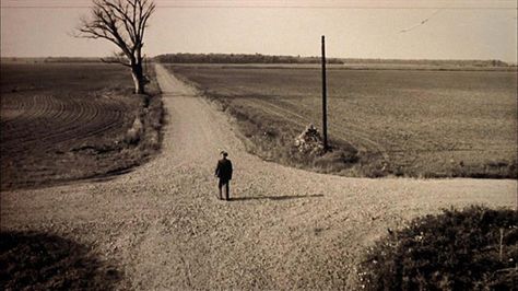 crossroads - Take a character who made a decision that sent them down a certain path. Now let them make the opposite decision and see what happens. Daniel Richter, Southern Gothic Aesthetic, Neo Rauch, Robert Johnson, Halloween Facts, Tv Supernatural, Sun Tzu, American Gothic, Cross Roads