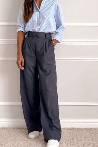 Neeta Starling, Oxford Shirt Outfit, Wide Leg Trousers Outfit, Outfit Links, Wide Leg Jeans Outfit, Leg Pants Outfit, Oxford Shirts, Trouser Outfits, Jeans Outfit Casual