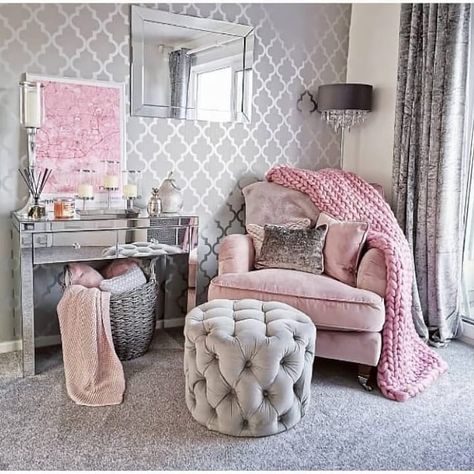 Pink And Silver Living Room, Silver Living Room, Corner Decor, Glam Room, Home Styling, Glam Decor, Pink And Silver, Silver Mirror, Cozy Space