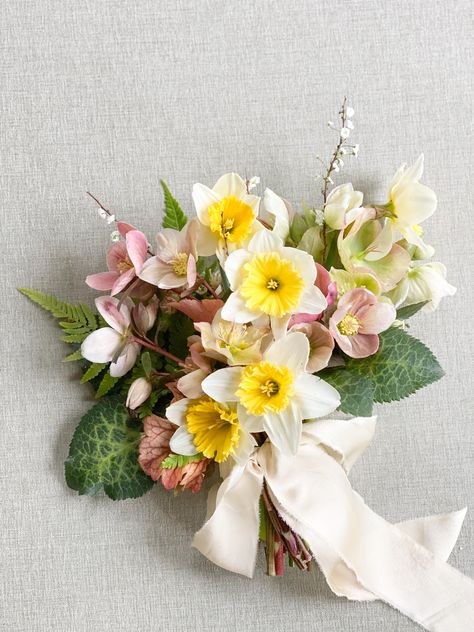 Helleborus, Daffodil, Fern, Spirea make a delicate spring bridal bouquet Daffodil Wedding Bouquet, Daffodil Bridal Bouquet, Daffodil Bouquet Wedding, Hellebore Bouquet, Flower Fanart, Flower Ceremony, Daffodil Wedding, Lily Of The Valley Bouquet, Spring Bridal Bouquet