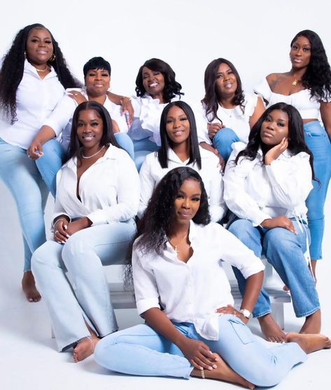 Poses For Family Pictures Group Shots, Family Photo Outfits Jeans White Shirts, Indoor Family Photos Studio Portraits, Family Photoshoot Jeans, Jeans And White Shirt Family Pictures, White And Denim Family Pictures, Deltaversary Ideas, Denim Photoshoot Family, Denim And White Family Pictures