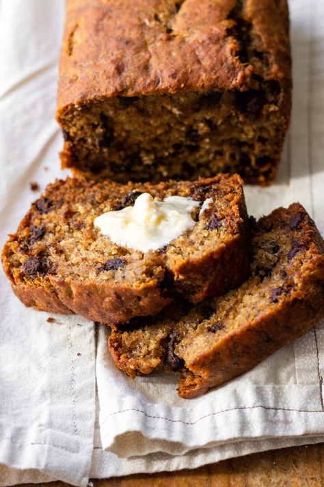 Vegan Chocolate Chip Banana Bread Yogurt Banana Bread, Greek Yogurt Banana Bread, Vegan Banana Bread Easy, Buttermilk Banana Bread, Super Moist Banana Bread, Vegan Banana Bread Recipe, Coconut Banana Bread, Banana Bread Pudding, Flours Banana Bread