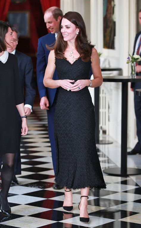 Kate Middleton Black, Alexander Mcqueen Gown, Kate Middleton Jewelry, Black Tweed Dress, Style Kate Middleton, Kate Middleton Queen, Looks Kate Middleton, Kate Princess, Mcqueen Dress