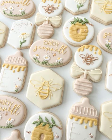 I can’t begin to tell you how obsessed I am with the soft color palette of this set! I love when customers trust me to bring their vision to life in a creative and cohesive manner. 💛🐝 #babyshowercookies #babycookies #customcookies #dfwcustomcookies #cookies #cookiesofinstagram #sugarcookies #sugarcookiedecorating #decoratedcookies #royalicing #royalicingcookies Mommy To Bee Cookies, What Will Baby Bee Cookies, Bee Baby Shower Cookies, Bee Cookies, Honey Bee Baby Shower, Honey Cookies, Baby Shower Yellow, Bee Baby Shower Theme, Mommy To Bee