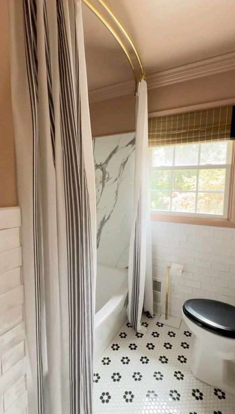 Find out how to hang custom shower curtains with our easy-to-follow guide. Whether you're dealing with high ceilings or a small bathroom, our tips will help you install your fabric shower curtain perfectly. Discover the best shower rods and curtain panels to complement your bathroom decor. Achieve a seamless look with our expert advice on handling extra long curtains in any bathroom setup. Washroom Curtain Ideas, Ceiling To Floor Shower Curtains, Double Rod Shower Curtain Ideas, Shower Curtain Tall, Ceiling Hung Shower Curtain, Walk In Shower With Shower Curtain, Elegant Shower Curtain Ideas, Extra Long Shower Curtain Ideas, Shower Curtain Rod Ideas