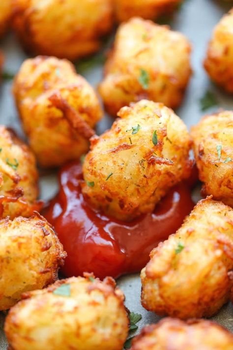 Homemade Tater Tots - Say goodbye to those frozen bags of tater tots. This homemade version is so easy, freezer-friendly and way better than store-bought! Homemade Tater Tots, Sweet Potato Tots, Tater Tot Recipes, Bar Photography, Potato Tots, Pizza Ideas, Restaurant Ideas, Homemade Gluten Free, Tater Tots