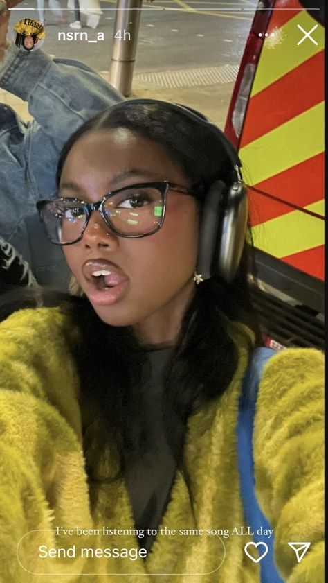 Siren Aesthetic, Glasses Inspiration, Computer Gaming, Cute Glasses, Cute Makeup Looks, Black Femininity, Makati, Molasses, Instagrammer