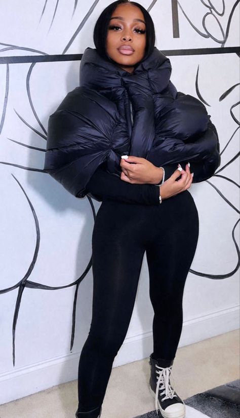 Jada Wayda, Jayda Wayda Outfit, Jayda Wayda, Boujee Outfits, Looks Black, Puffy Jacket, Streetwear Fashion Women, Cute Swag Outfits, All Black Outfit