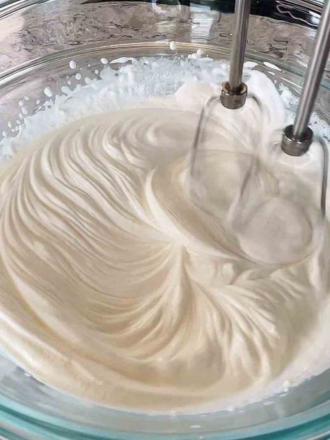 Whole Milk Whipped Cream, Heavy Whipping Cream Butter, Savory Whipped Cream, Whipped Cream Recipe Without Heavy Cream, How To Make Heavy Cream From 2% Milk, Diy Heavy Whipping Cream, How To Make Heavy Cream From Milk, How To Make Heavy Whipping Cream, Pantry Apothecary