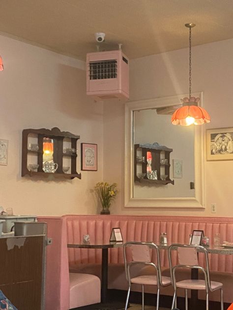 70s Diner Aesthetic, Pink Diner, 50s Diner Kitchen, 80s 90s Aesthetic, Diner Aesthetic, 1950s Diner, Dining Booth, Pop Up Cafe, Restaurant Booth