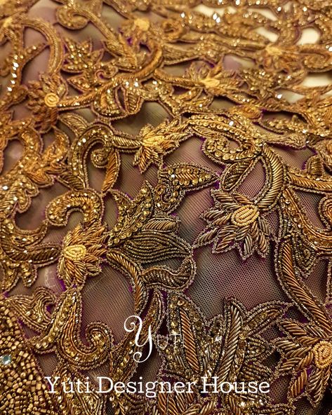 Palanquin Design, 3d Aari Work Blouse, 3d Aari Work, Handwork Design, Cut Work Blouse, Zardosi Embroidery, Gold Work Embroidery, Wedding Saree Blouse, Aari Blouse