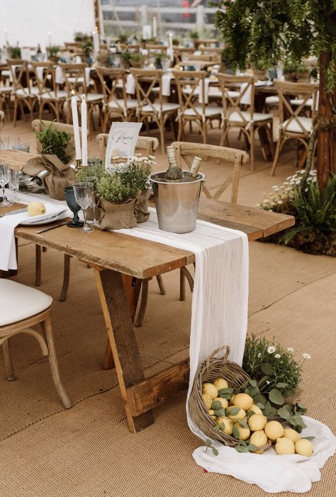 Lemons On Wedding Table, Italian Decor Wedding, Rustic Italian Dinner Party Decor, Rustic Italian Bridal Shower Ideas, Italian Wedding Table Setting, Lemon Decor Wedding, Tuscany Themed Bridal Shower Ideas, Italian Country Wedding, Tuscany Themed Party