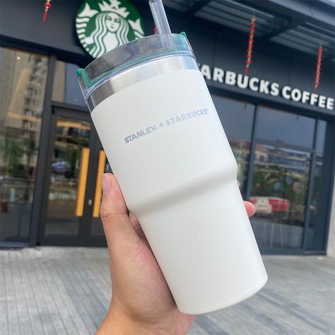 Starbucks Coffee Tumbler, Starbucks Stanley, Starbucks Advertising, Starbucks Coffee Recipes, Straw Cup, Cup Tumbler, New 2023, Starbucks Cup, Starbucks Tumbler