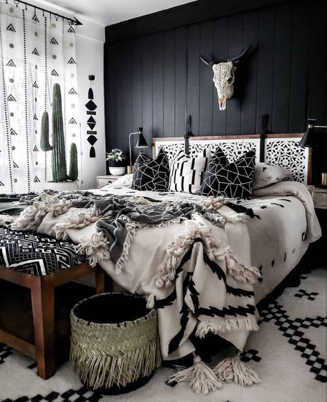 Black And White Bedroom, Western Bedroom Decor, Western Rooms, Western Bedroom, Casa Country, Black And White Decor, Western Home Decor, Master Bedrooms Decor, Remodel Bedroom