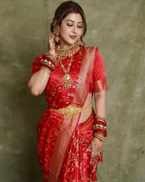 Wedding Outfits Indian, Sonarika Bhadoria, Bengali Bridal Makeup, My Lovely Wife, Indian Bridal Photos, Bride Photos, Desi Models, Outfits Indian, Actor And Actress