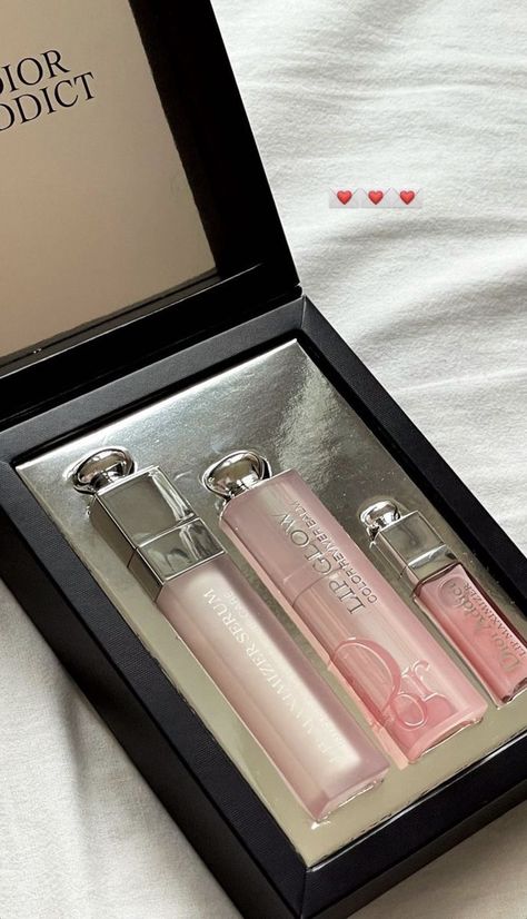 Profumo Victoria Secret, Koleksi Makeup, Alat Makeup, Dior Addict Lip Glow, Dior Addict Lip, Gloss Labial, Fancy Makeup, Dior Makeup, روتين العناية بالبشرة