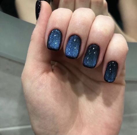 Magnetic Short Nails, Magnetic Nail Polish Short Nails, Cat Eye Sns Nails, Fun Party Nails, Midnight Sky Nails, Cosmic Nail Art, Nail Design Glitter, Art Designs Ideas, Simple Gel Nails